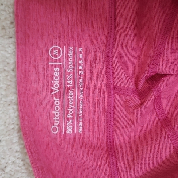 Outdoor Voices~Woman Size M~in Flamingo Pink 7/8 lengths Leggings. - Picture 13 of 15